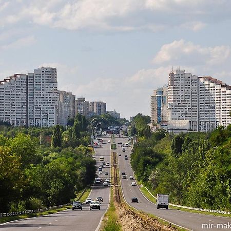Comfort Chisinau Bagian luar foto