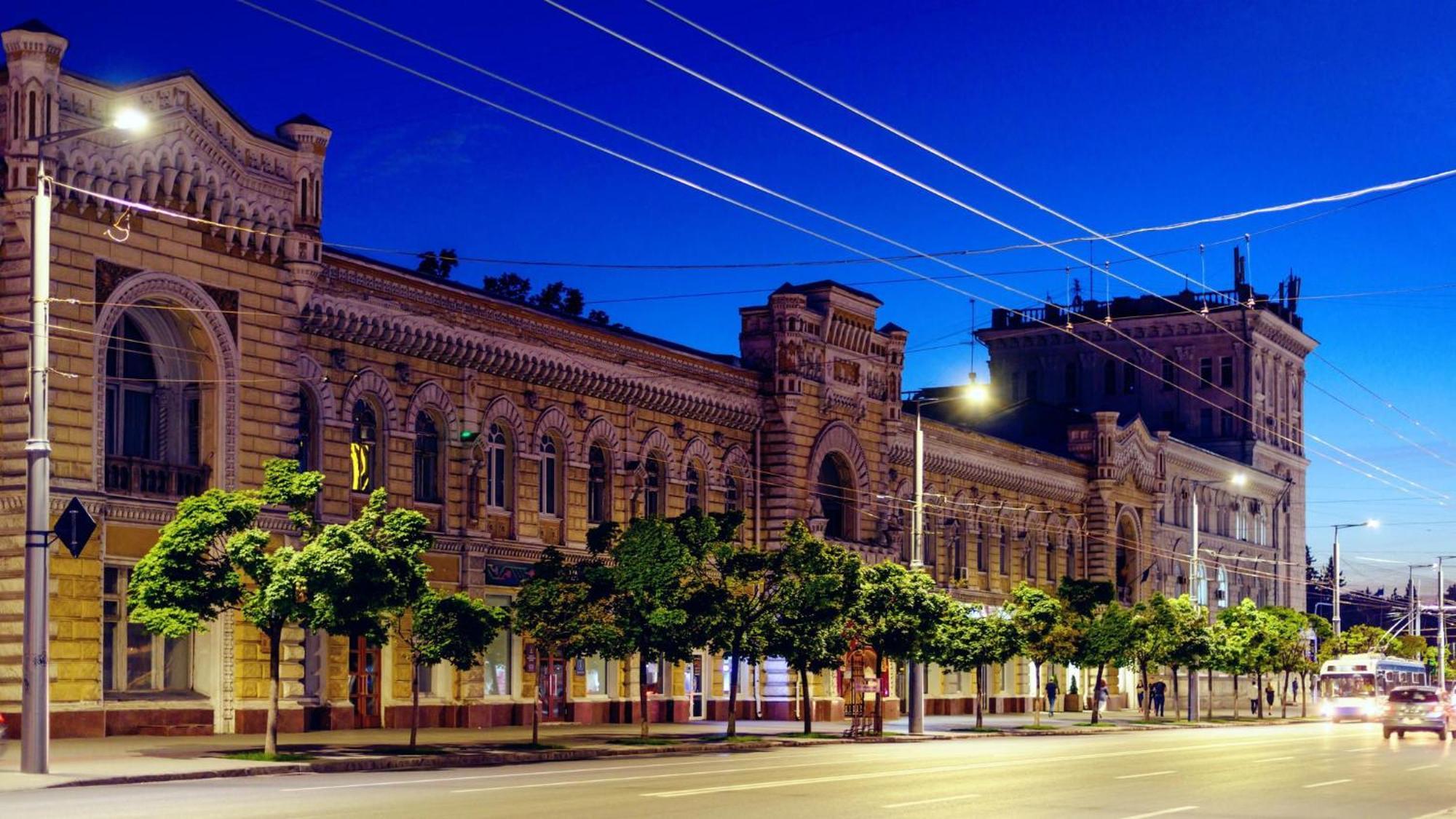 Comfort Chisinau Bagian luar foto